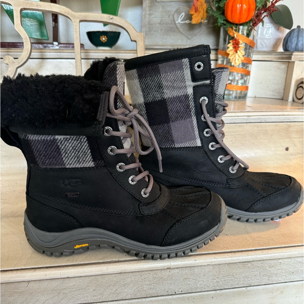 Ugg boots size 6 brand new